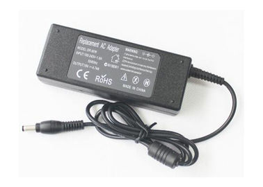 Chargeur d'alimentation d'énergie d'ordinateur portable de rechange de FCC de Rohs pour Toshiba, protection de SCP OVP