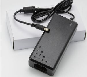 les alimentations d'énergie de télévision en circuit fermé de 12V 5A, C.C à C.A. ont mené le chargeur d'alimentation d'énergie transformateur de 60 watts