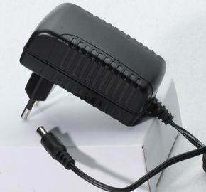 L'adaptateur 12v 2a 2.5a de puissance de commutation à C.A./C.C d'Eu a adapté le connecteur aux besoins du client de C.C