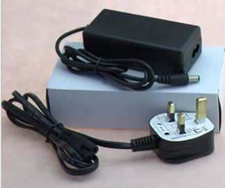 Adaptateur noir d'alimentation CC À C.A. de bâti de mur de 12V 2.5A 3A 5A avec de l'Au d'Eu nous prises britanniques pour la lampe menée