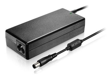 niveau 5 d'adaptateur d'alimentation CC À C.A. de 12V 5a pour des télévisions en circuit fermé/carnet 100 | entrée 240v