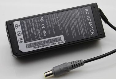 adaptateur universel à C.A. d'ordinateur portable de 19V 2.15A, C.A. 40W/emballage de boîte de Brown adaptateur de C.C