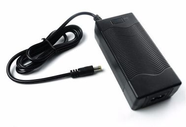 Adaptateur portatif noir d'alimentation d'énergie de commutation d'adaptateur de puissance de C.C à C.A./240 watts