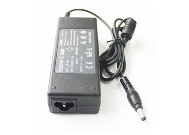 Chargeur d'alimentation d'énergie d'ordinateur portable de rechange de FCC de Rohs pour Toshiba, protection de SCP OVP