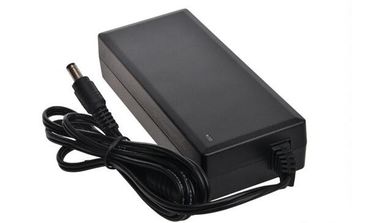 SAA a marqué 12V 8A adaptateur d'alimentation CC À C.A. de 96 watts pour des moniteurs de la caméra de télévision en circuit fermé/affichage à cristaux liquides