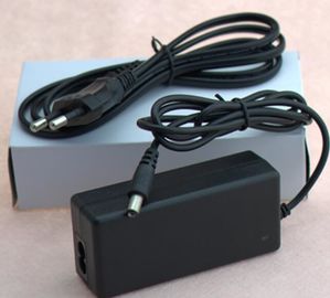 Adaptateur noir d'alimentation CC À C.A. de bâti de mur de 12V 2.5A 3A 5A avec de l'Au d'Eu nous prises britanniques pour la lampe menée