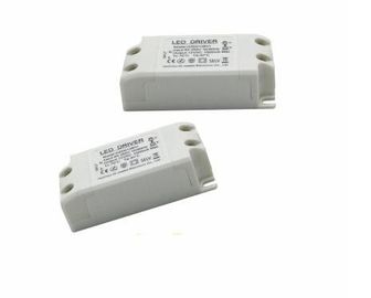 6W 12W à la basse alimentation d'énergie constante de la tension LED de l'adaptateur 12v de puissance de la tension LED