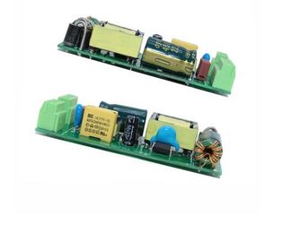 le C.C de 12V 1.25A 15W a mené l'alimentation d'énergie de commutation avec le terminal en plastique de couverture et de vis