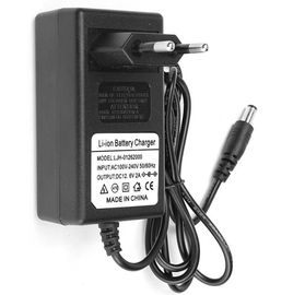 chargeur de batterie de Li-ion de 12.6V 2A, adaptateur d'alimentation CC à C.A. pour le paquet de batterie, couleur noire, connecteur custmized de C.C